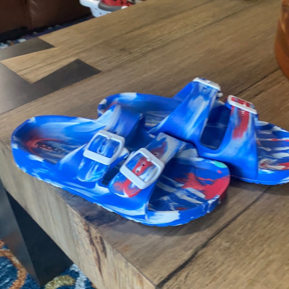 Kids beach sandals